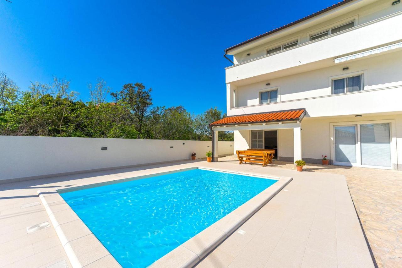 Villa Bianca - Apartment With Private Pool プリヴラカ エクステリア 写真