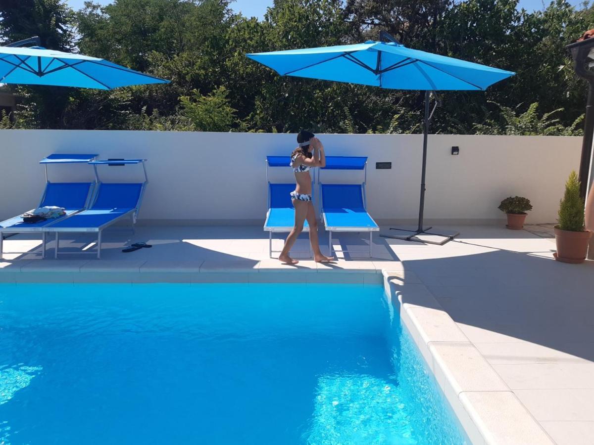 Villa Bianca - Apartment With Private Pool プリヴラカ エクステリア 写真