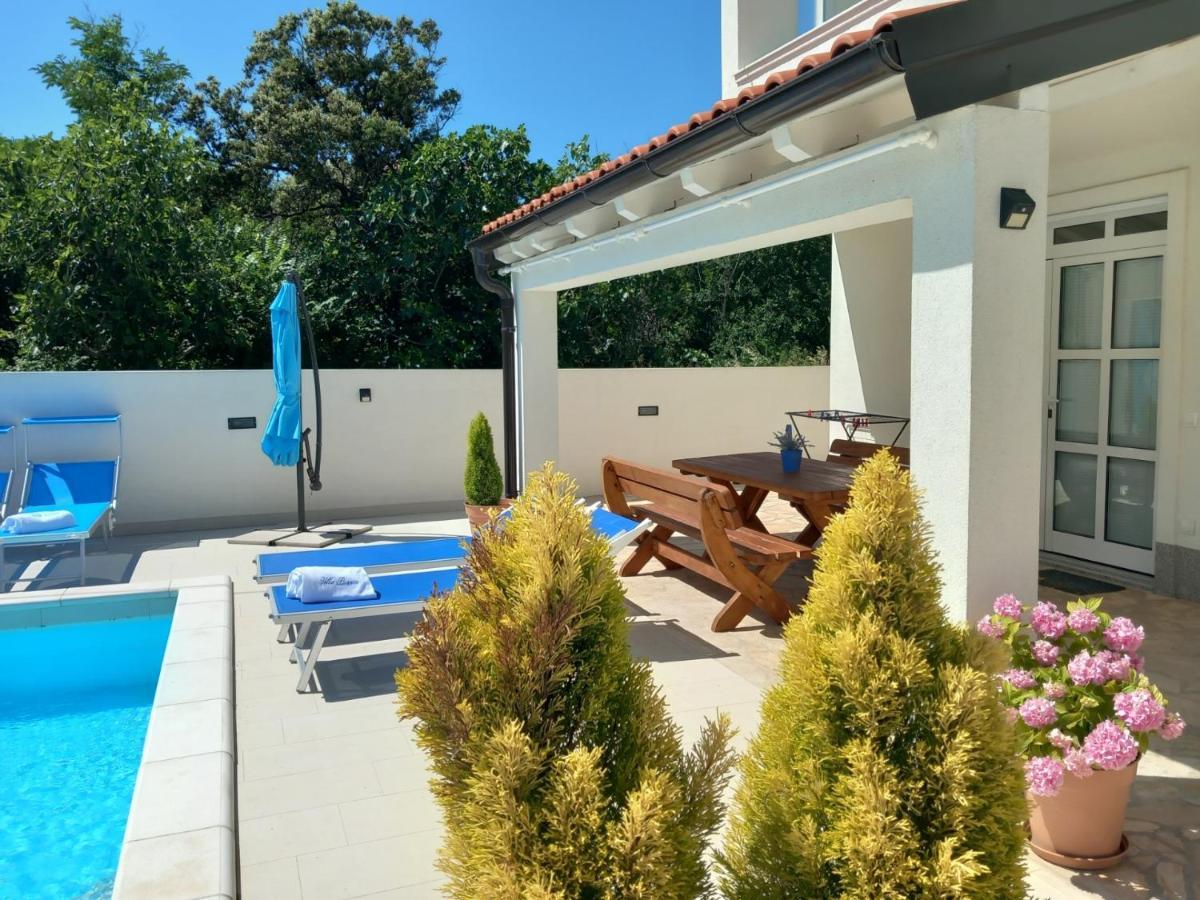 Villa Bianca - Apartment With Private Pool プリヴラカ エクステリア 写真