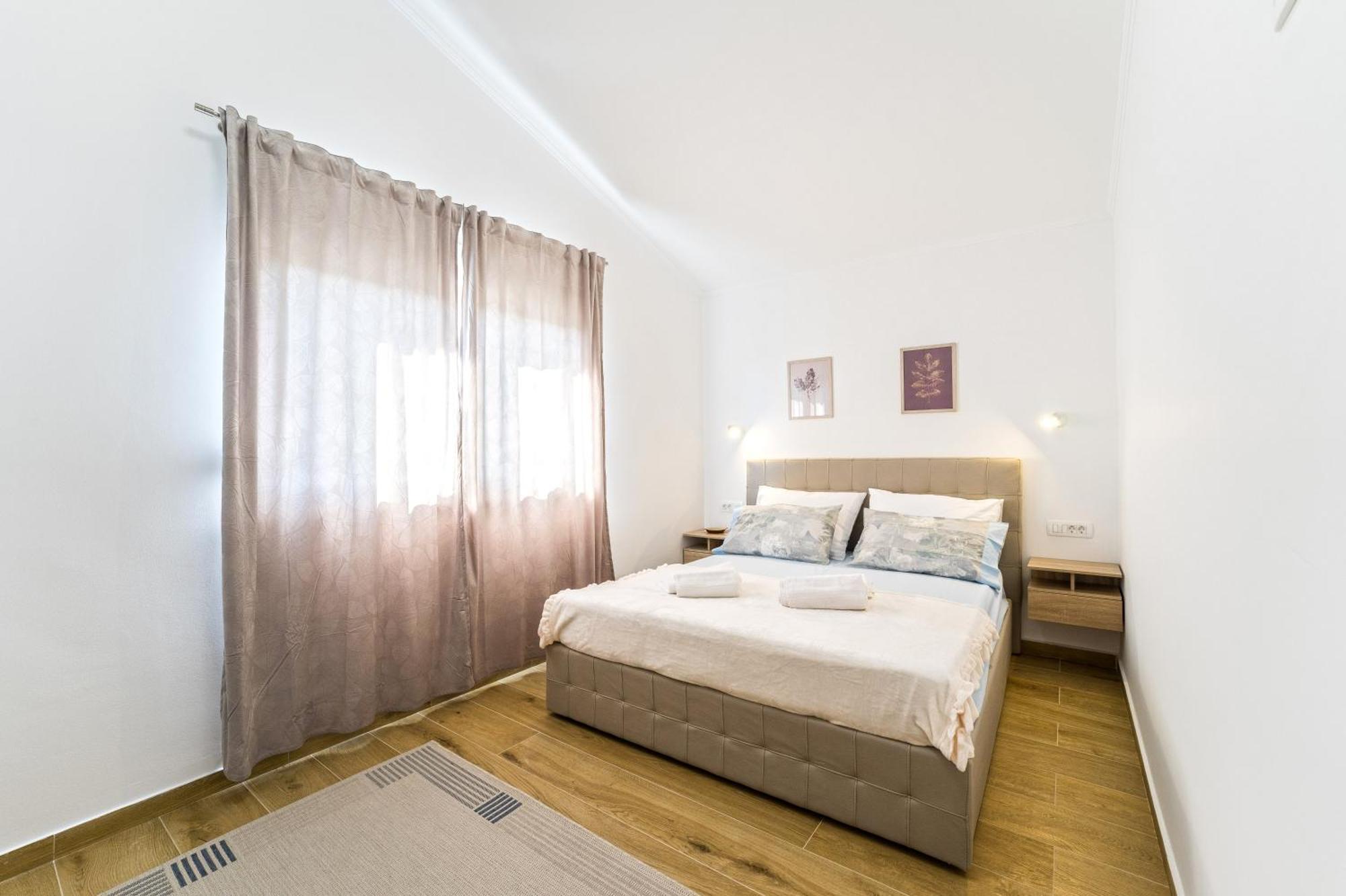 Villa Bianca - Apartment With Private Pool プリヴラカ エクステリア 写真